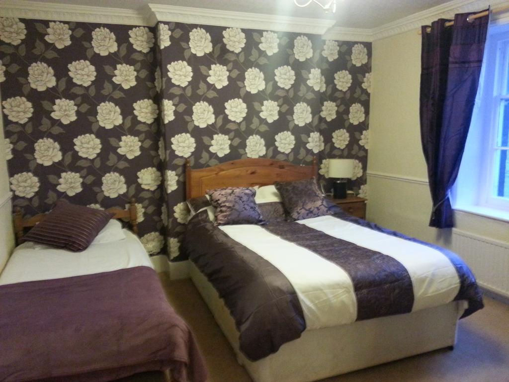 The Penruddocke Arms Bed & Breakfast Dinton  Bilik gambar